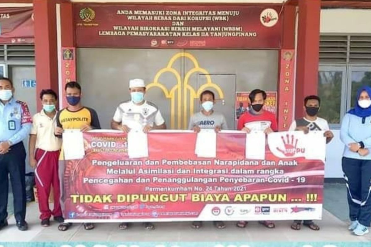 Lapas Tanjungpinang berikan asimilasi di rumah kepada lima warga binaan