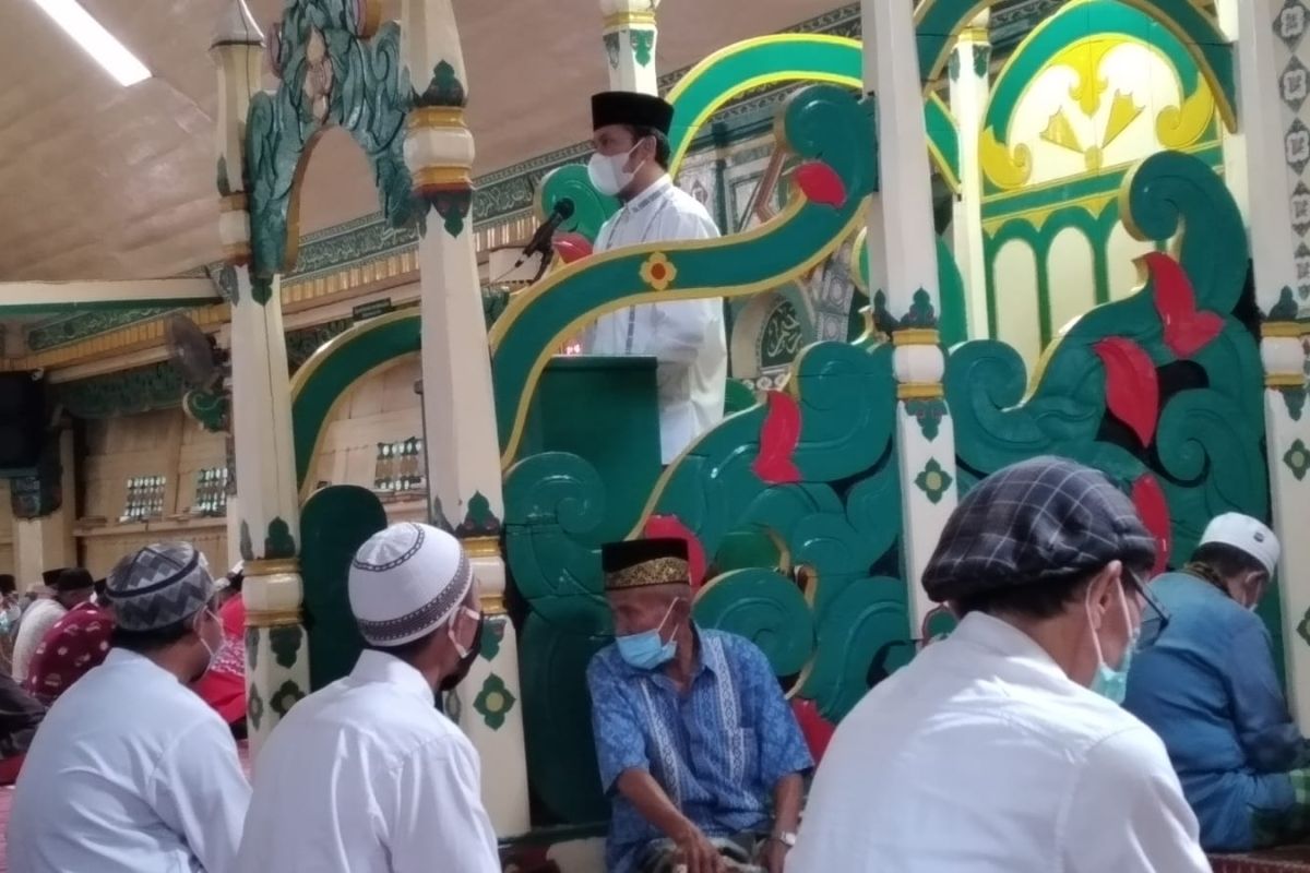 Jadi khatib Jumat di Masjid Agung Pondok Tinggi Sungaipenuh, Ketua DPRD ingatkan masyarakat waspada hoax