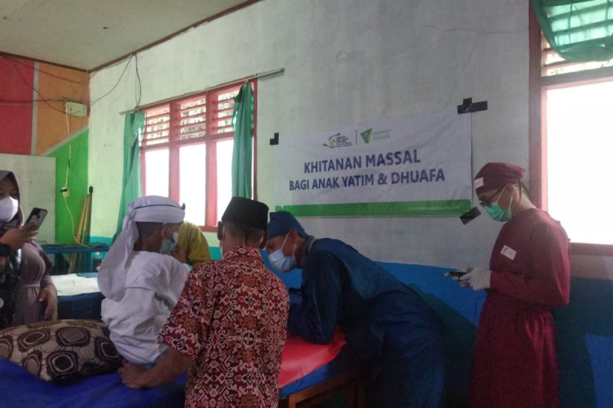 Dompet Dhuafa Bersama LAZ Chevron hadirkan khitanan massal bagi puluhan anak yatim dan dhuafa di Jasinga