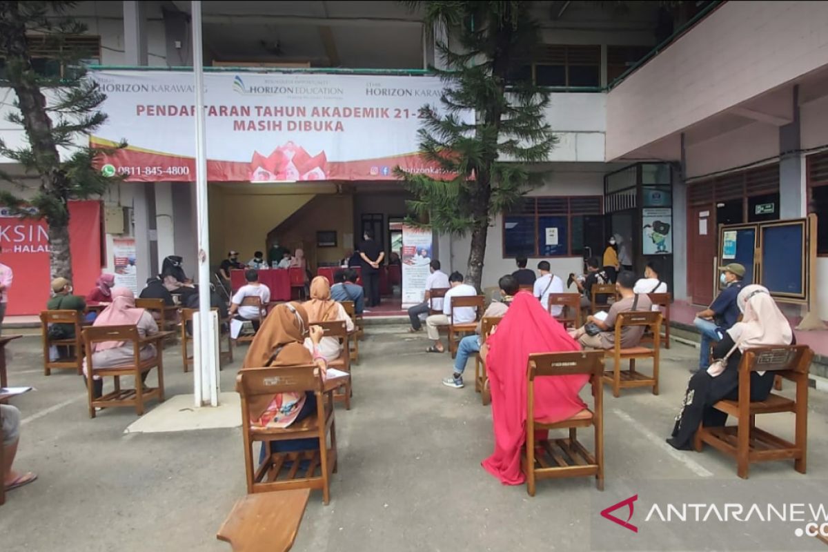 Kampus STIKes Horizon Karawang jadi sentra vaksinasi COVID-19