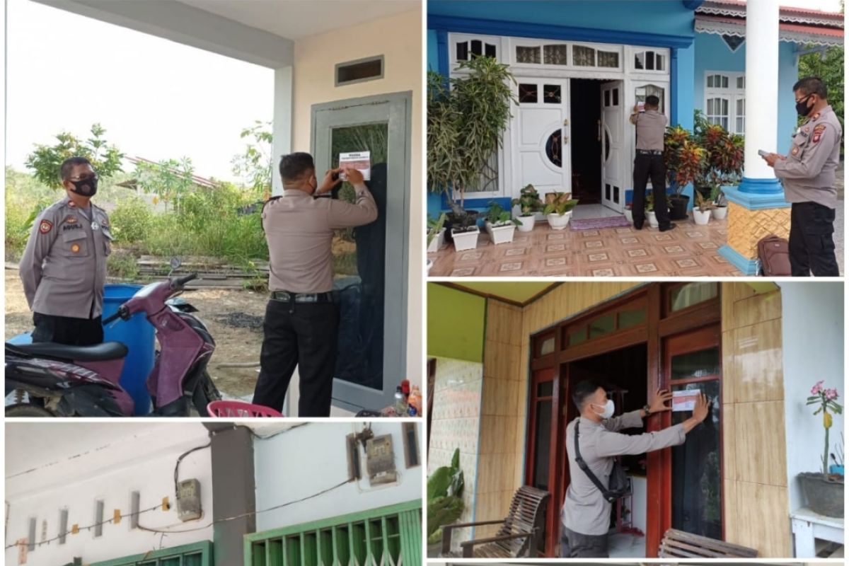 Polres Sekadau pasang stiker di rumah warga isoman