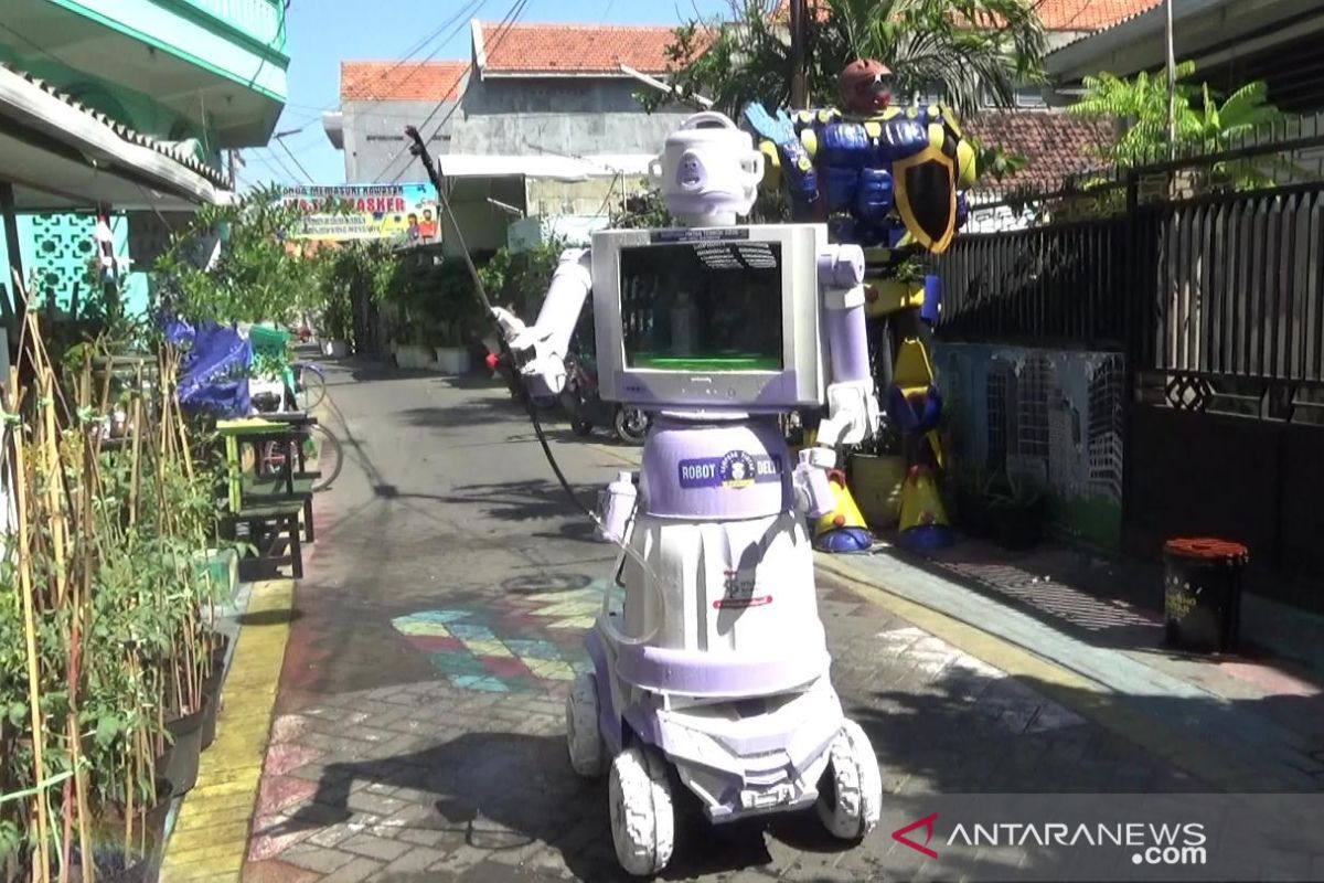 Warga Kampung Tembok Gede Surabaya ciptakan Robot Delta