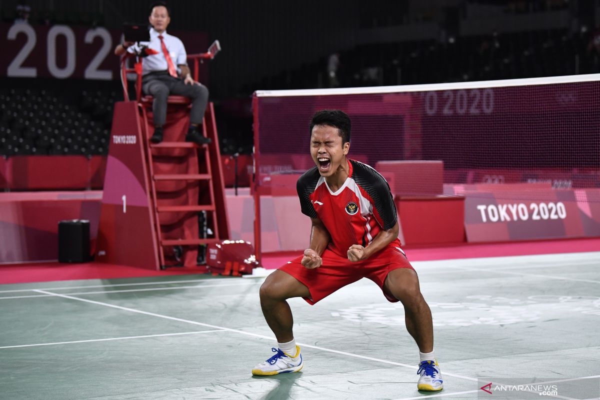 Olimpiade Tokyo -  Anthony Ginting berjuang melawan Chen Long di semifinal