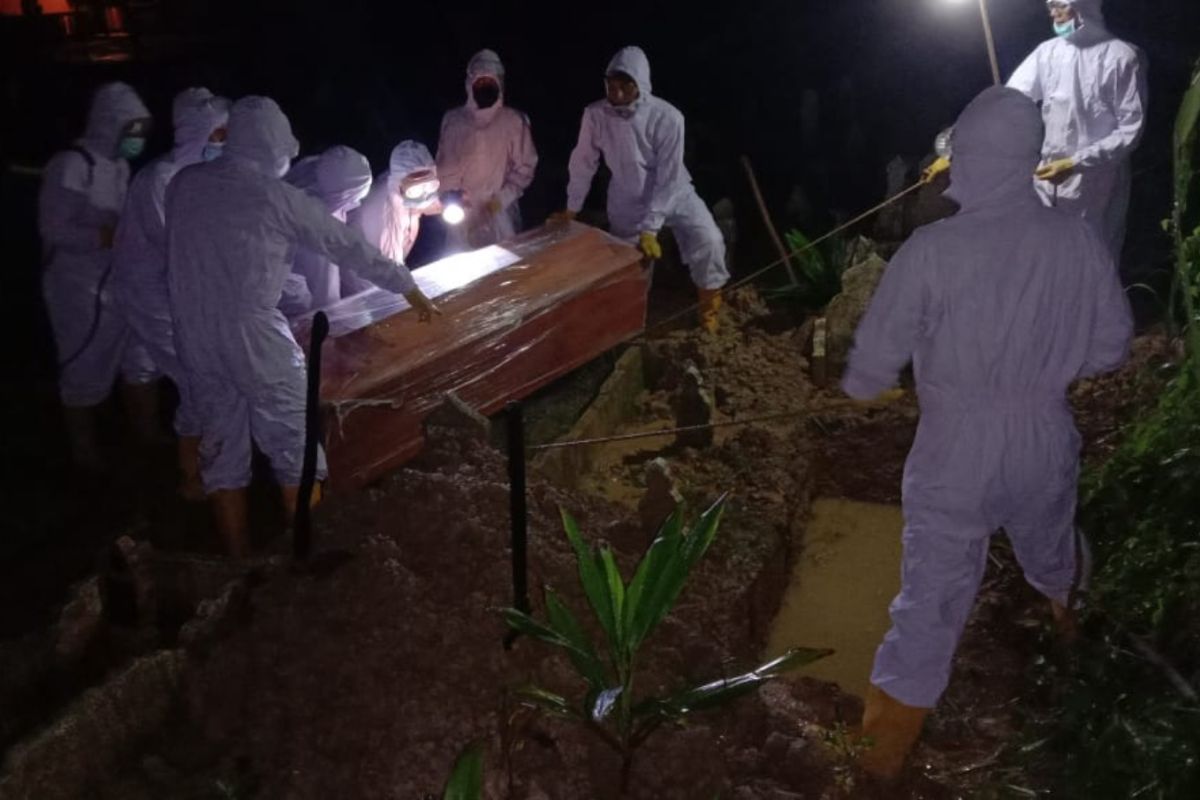 Warga Tanjung Pura Langkat positif meninggal dimakamkan dengan protokol COVID-19