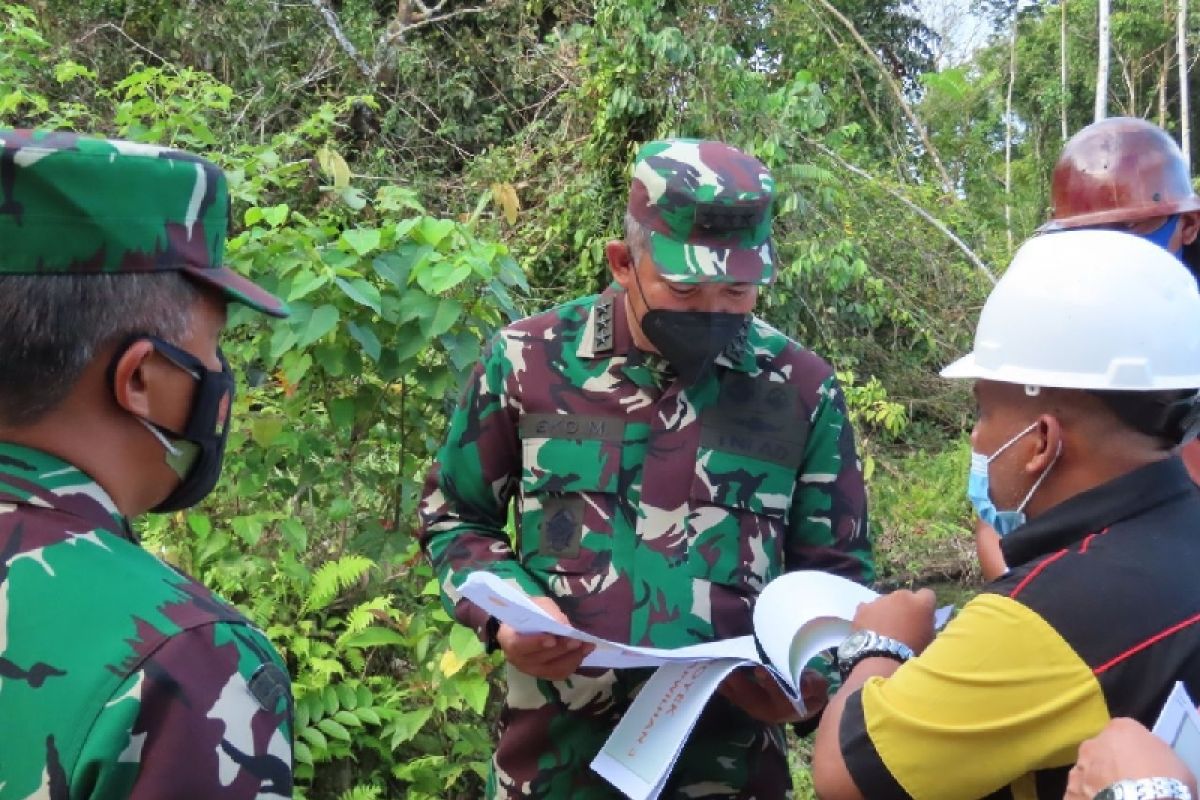 Kasum TNI tinjau lokasi pembangunan mako Kogabwilhan III di Timika