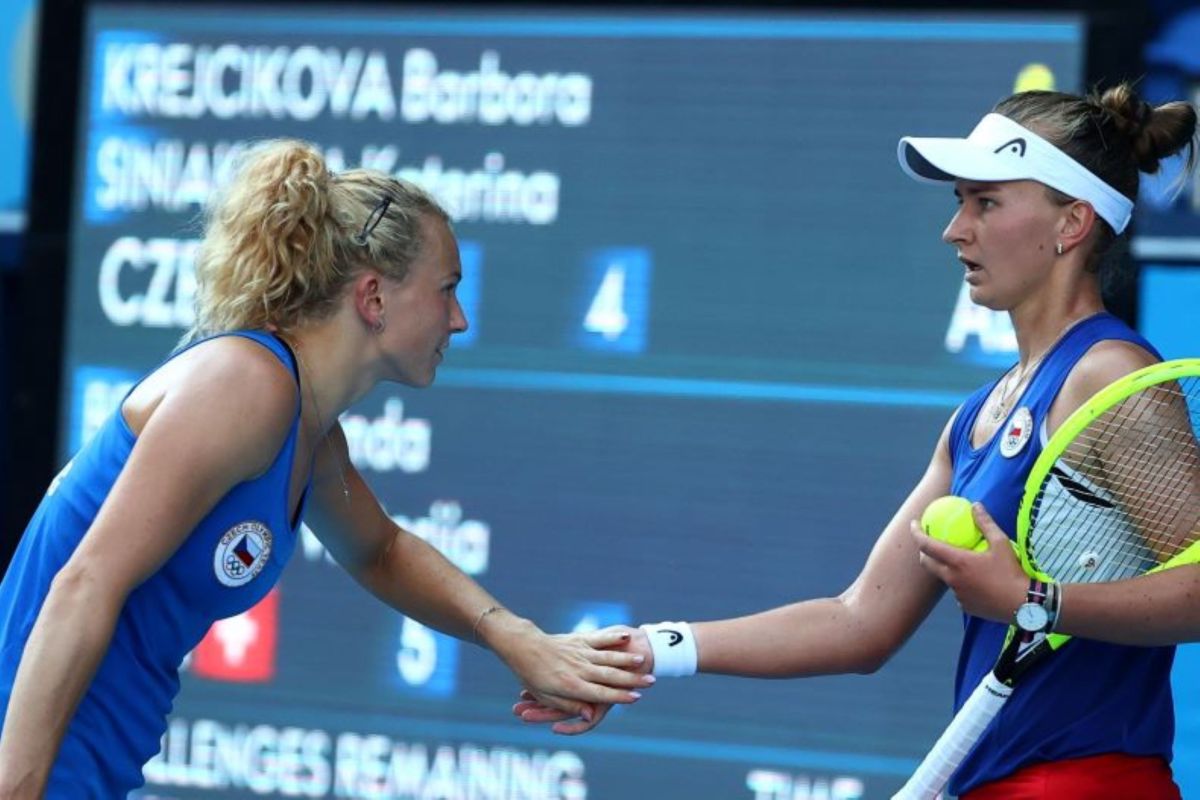 Olimpiade Tokyo, Petenis Ceko Krejcikova/Siniakova rebut emas ganda putri