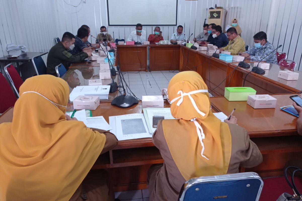 DPRD dan Pemkot Padang rapat dengar pendapat terkait mutasi 23 nakes