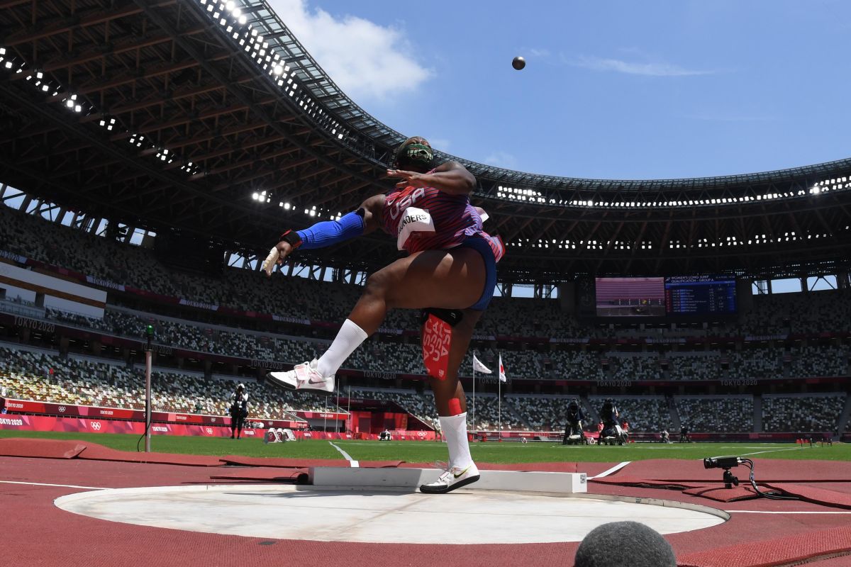 IOC selidiki sikap  yang digunakan atlet AS Saunders di podium