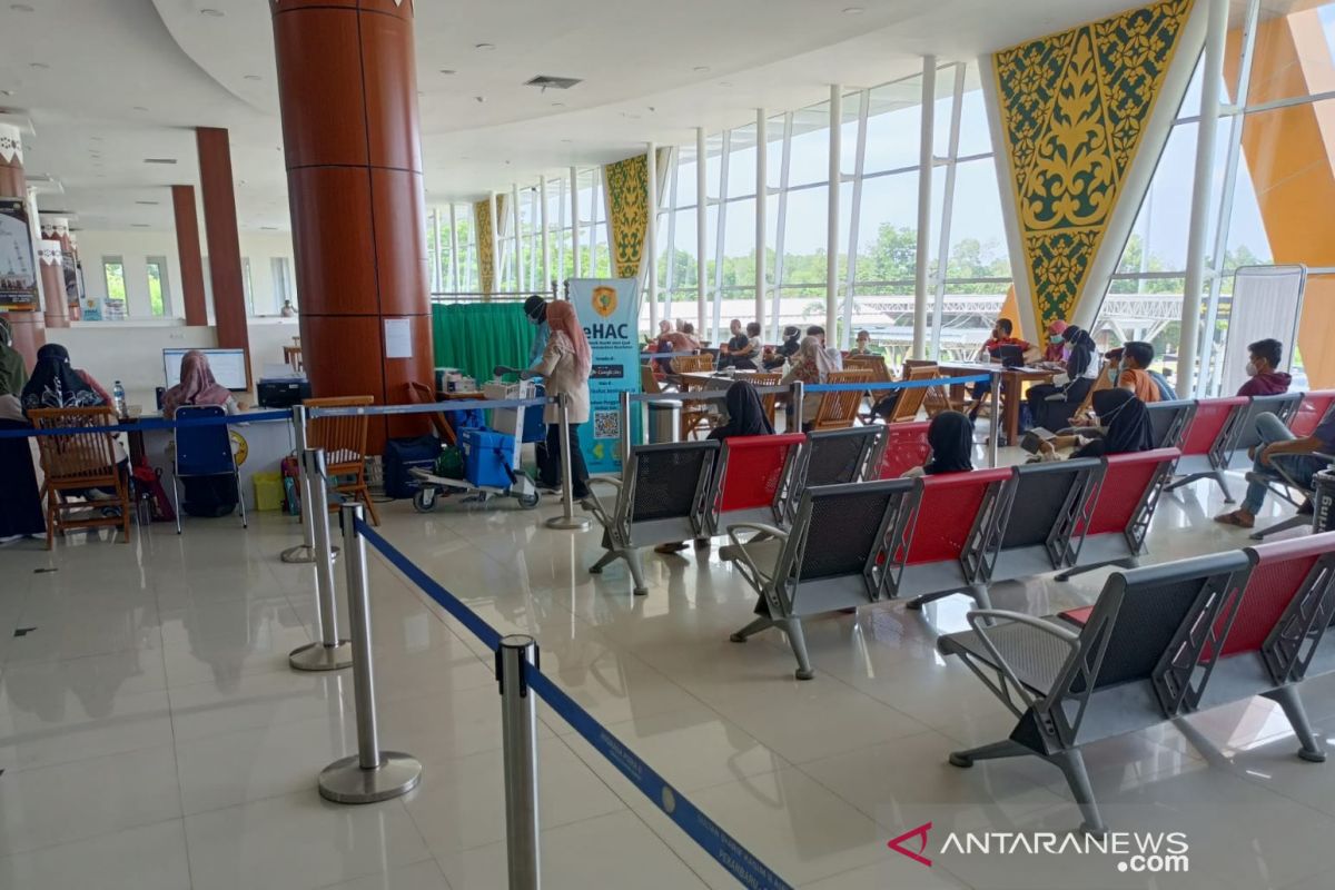 Bandara SSK II Pekanbaru sediakan vaksin bagi penumpang