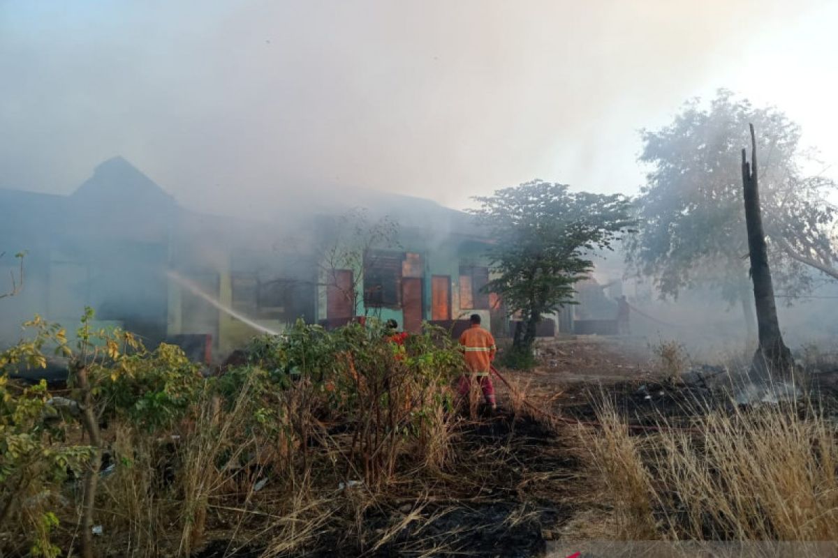 Belasan kamar kos-kosan di Kupang ludes terbakar