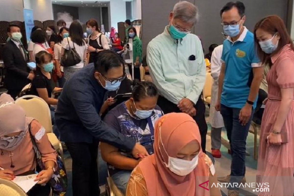 Sebanyak 266 pekerja migran Indonesia di Hong Kong terima vaksin COVID-19