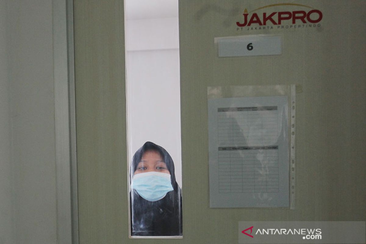 Kasus aktif COVID-19 turun, tak ada tempat isolasi terpusat di Jakbar