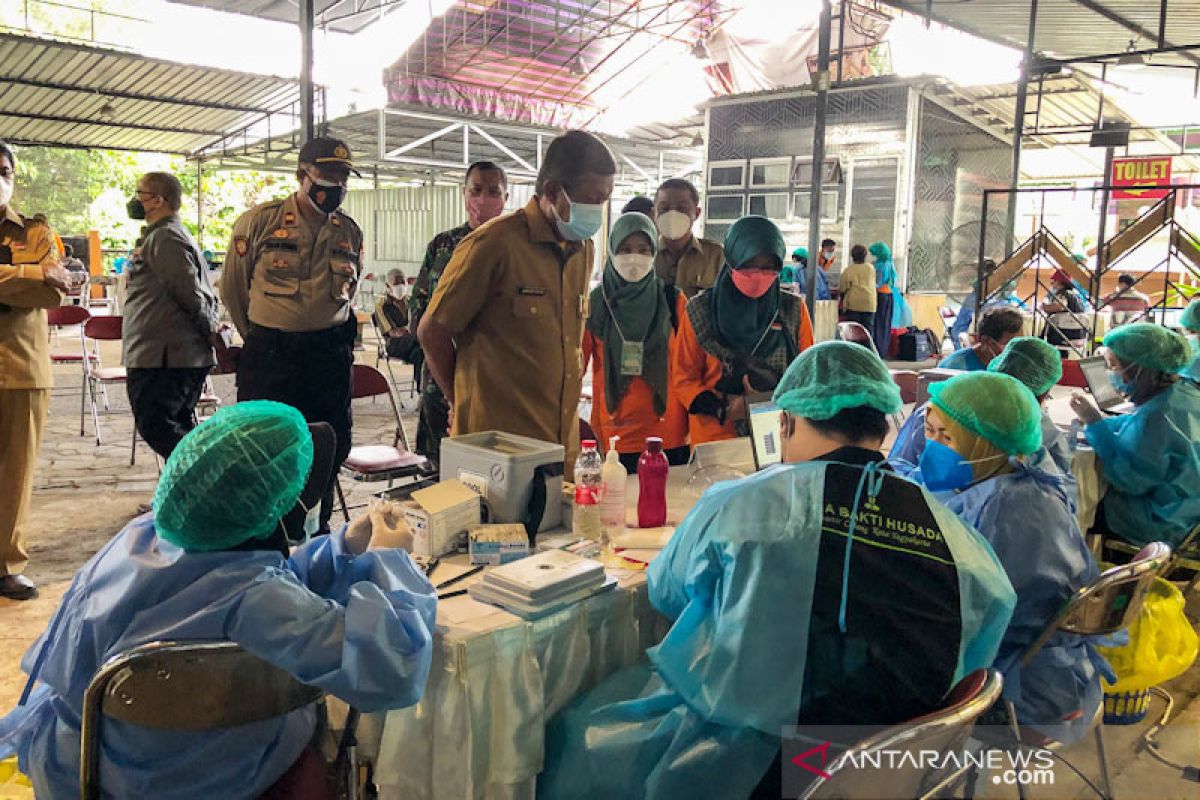 Stok vaksin menipis, Yogyakarta fokus tuntaskan vaksinasi dosis dua