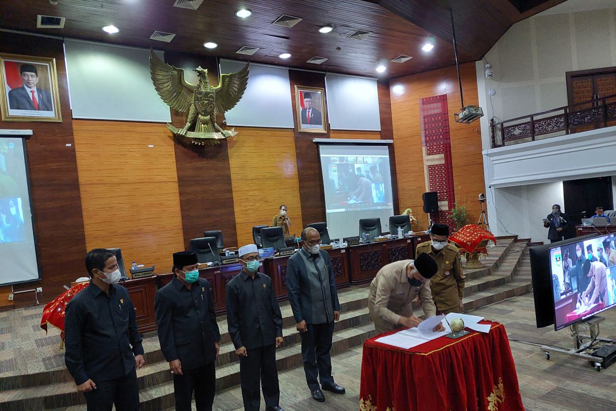 Pemprov-DPRD Sumbar sepakati tiga Peraturan Daerah