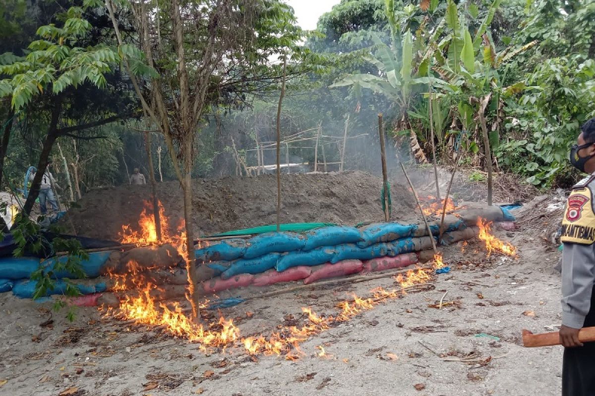 Aktivitas penambangan emas ilegal di Gunung Botak Maluku masih terjadi