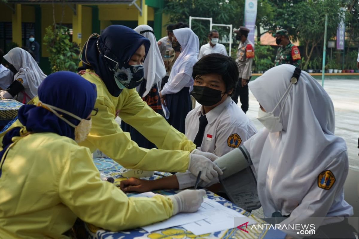 11.408 pelajar di Kabupaten Tangerang telah terima vaksin COVID-19 dosis pertama