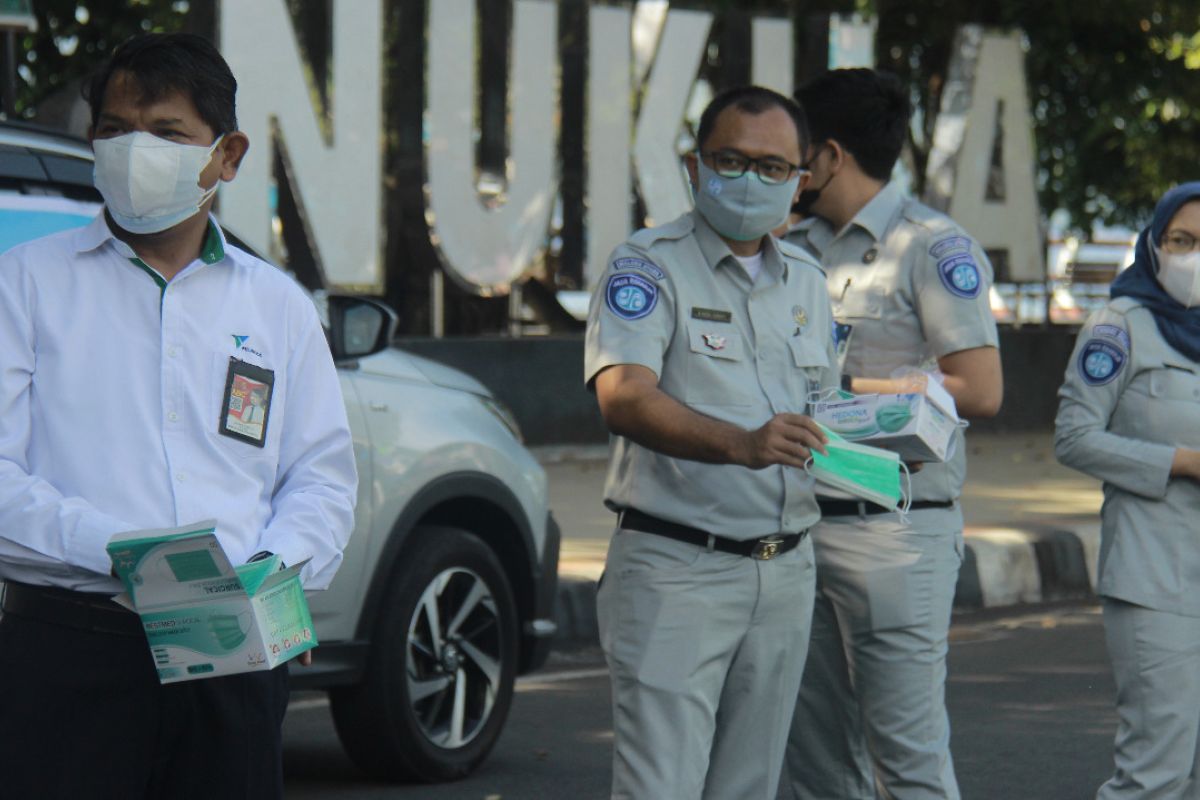 Forum BUMN Malut bagikan 1.000 masker di Kota Ternate, begini penjelasannya