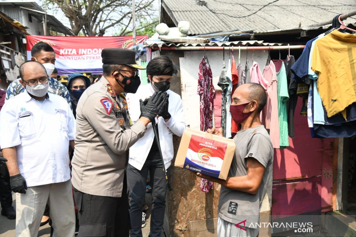 Bagikan bansos pada warga terdampak PPKM, Polri gandeng Atta Halilintar