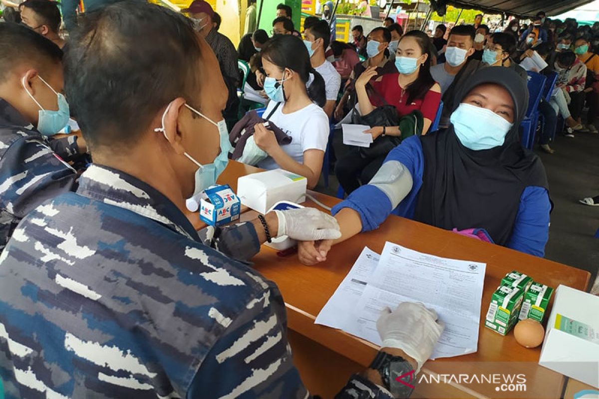 TNI AL vaksinasi pada 400.000 warga pesisir di seluruh pelosok Tanah Air