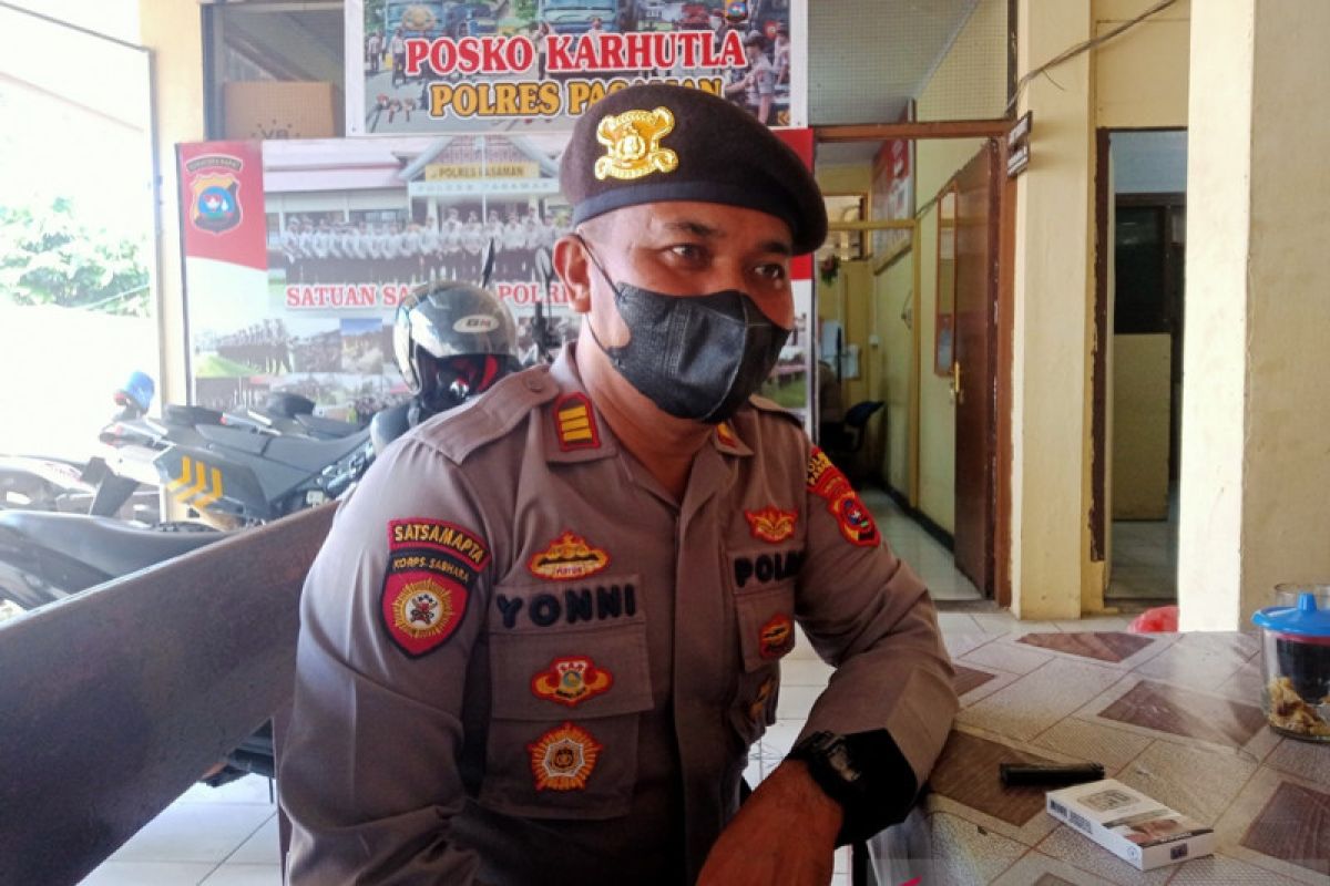 Polres Pasaman patroli rutin pencegahan penyebaran COVID-19 di pasar Lubuk Sikaping