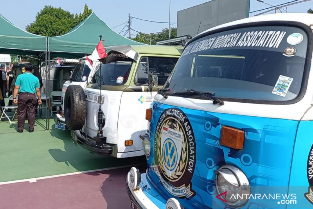 Mobil volkswagen keliling DKI untuk mempercepat vaksinasi