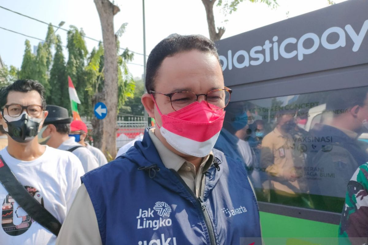 Di Jakarta, pengelola usaha kena sanksi izinkan masuk warga belum divaksin