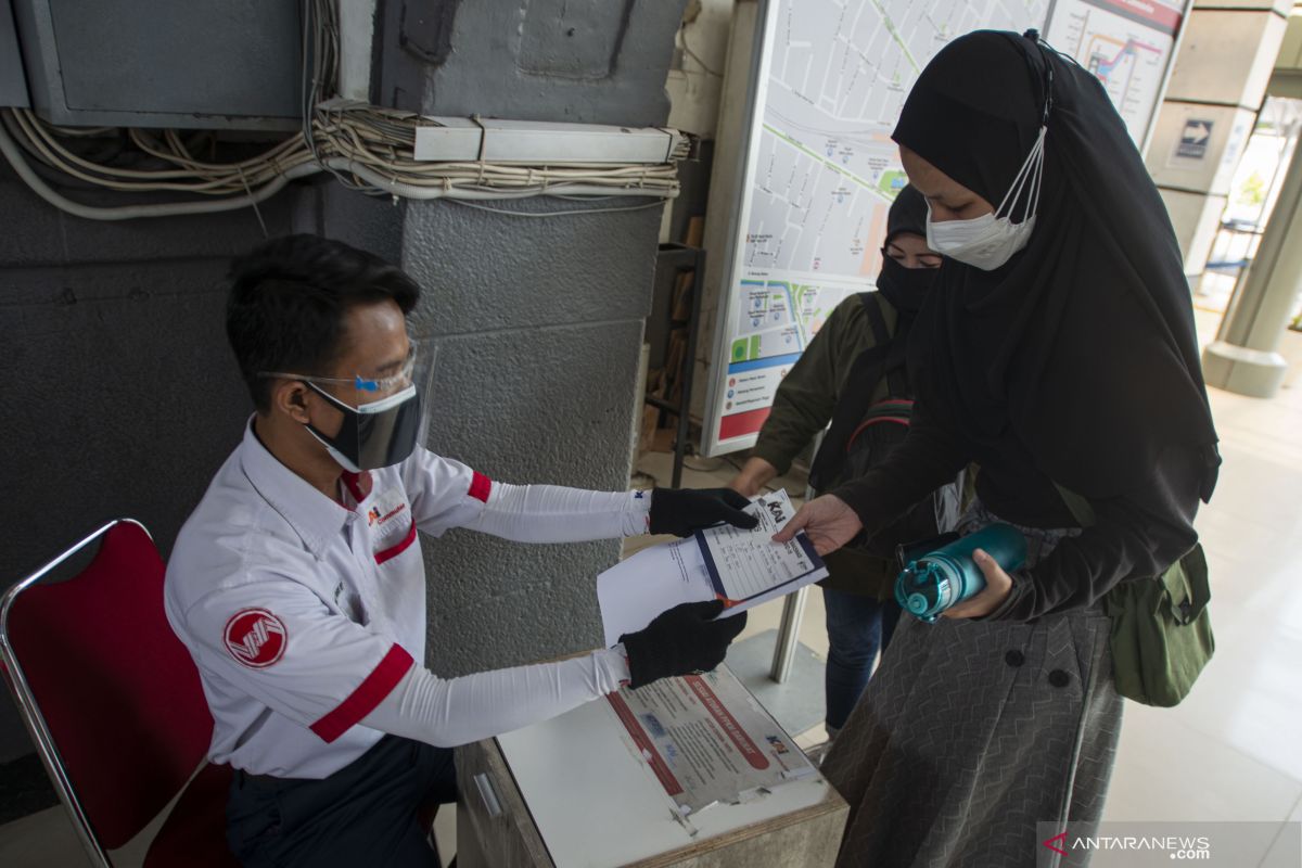 PPKM berlanjut, kasus aktif  menurun