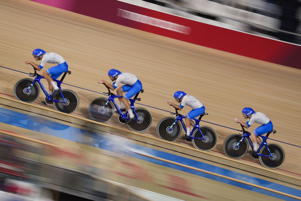 Olimpiade Tokyo, Italia pecahkan rekor dunia menangi emas balap sepeda beregu putra
