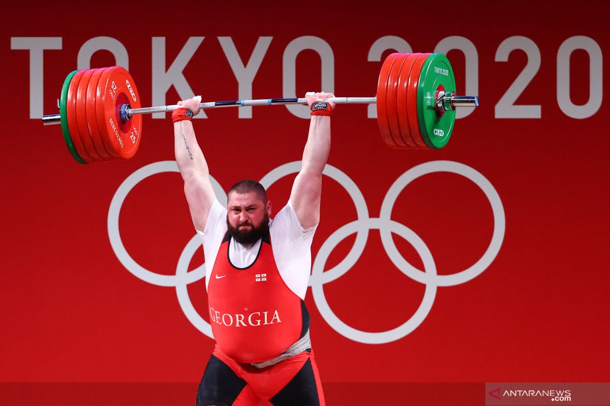 Olimpiade Tokyo, lifter Georgia rebut emas dan pecahkan tiga rekor dunia kelas +109kg