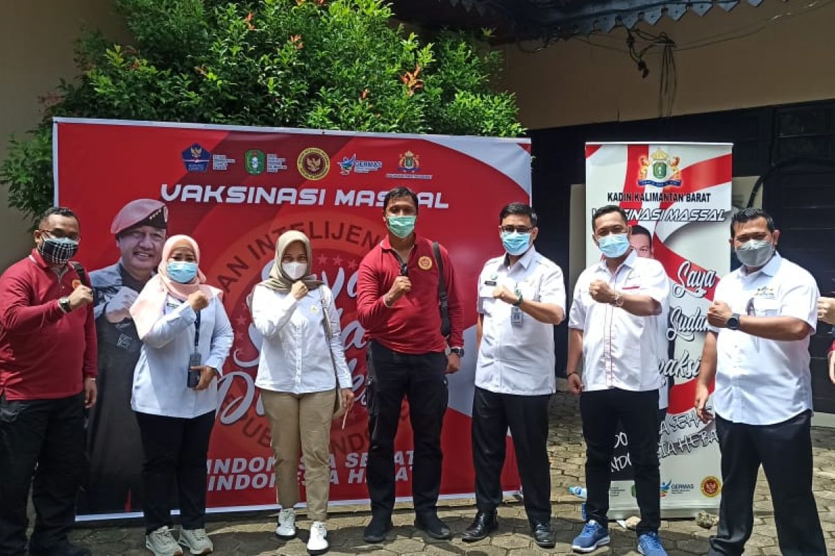 BIN, Health Office, Kadin vaccinate 1,000 residents in W Kalimantan