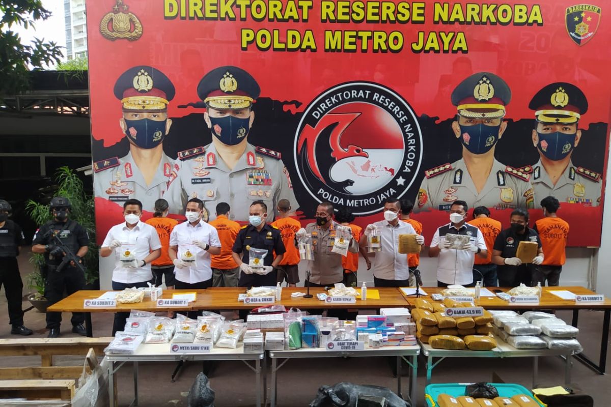 Polda Metro Jaya tangkap 24 orang penimbun obat terapi COVID-19