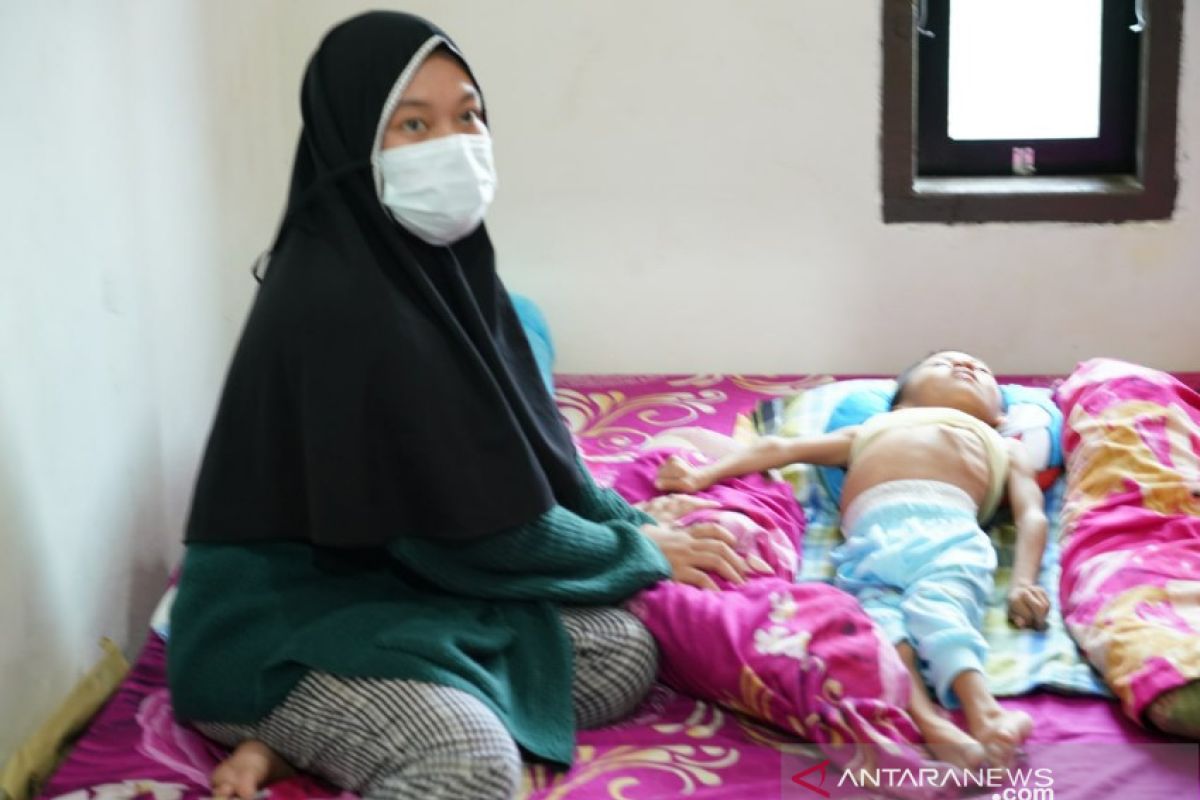 Korem 143/HO bantu anak 6 tahun penderita infeksi paru di Konawe