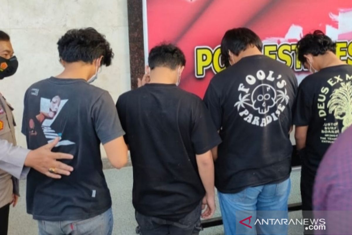 Polisi tangkap delapan peserta tarung bebas