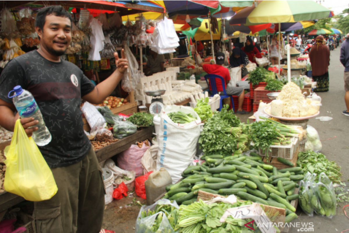 Di Balikpapan harga makanan dan minuman turun