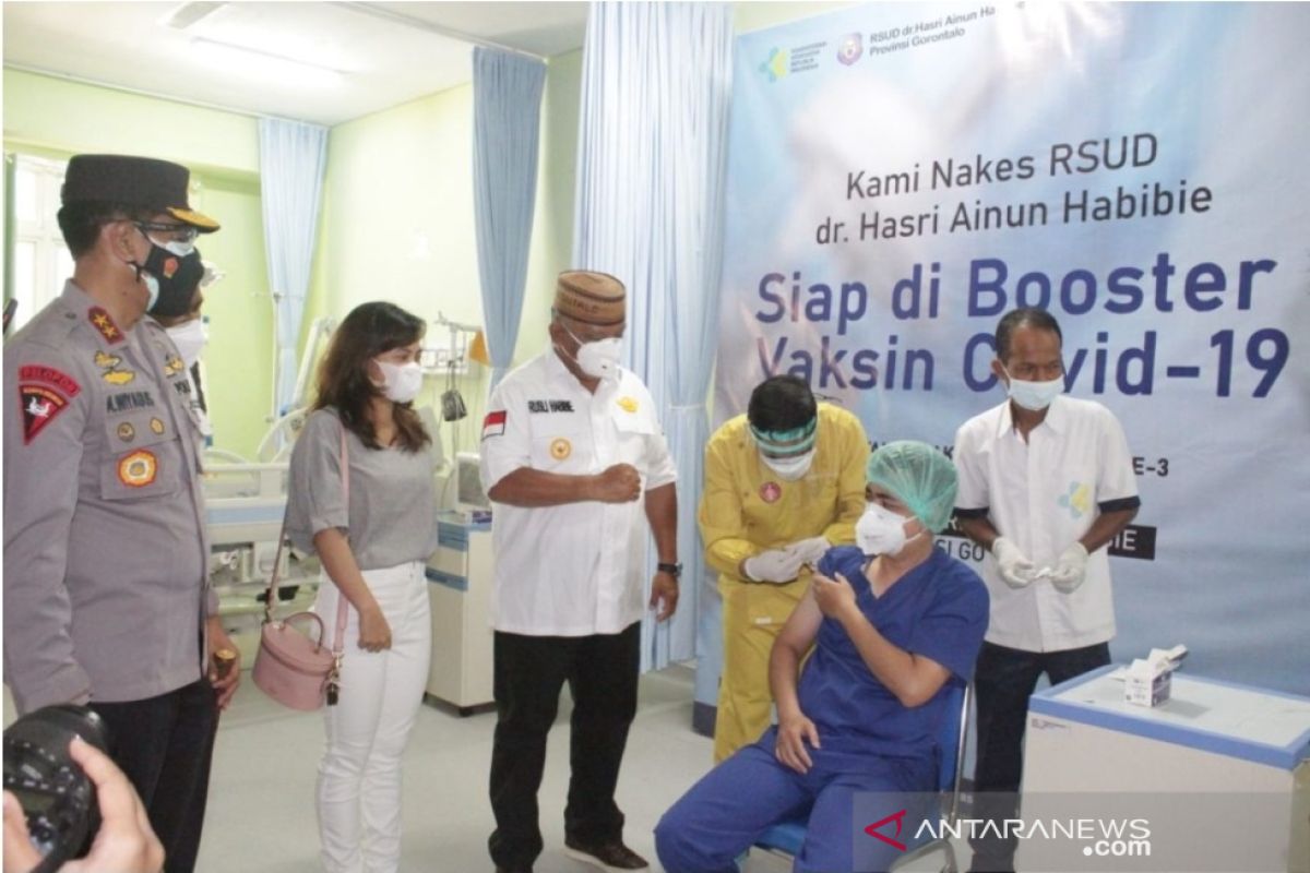 Nakes di Gorontalo mulai terima vaksin tahap III