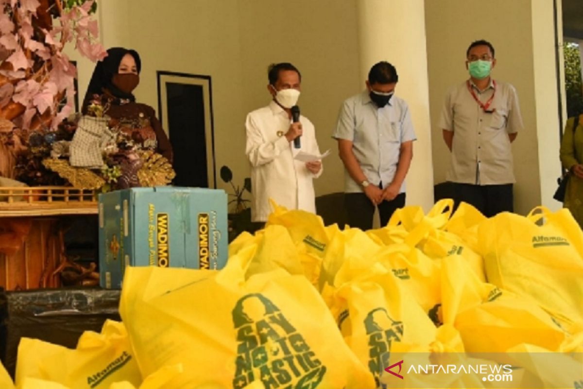 Pemkab Gorontalo terima 250 paket bantuan dari Alfamart