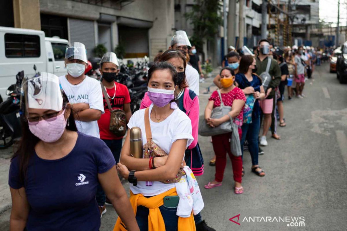 Kasus COVID-19 Filipina dekati level tertinggi, Manila 'lockdown'