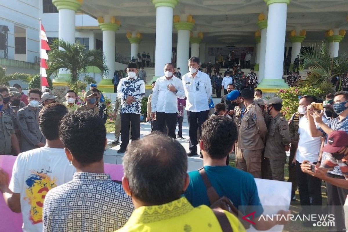 Gubsu sahuti aspirasi pengunjukrasa galian C ilegal di Tanjungbalai