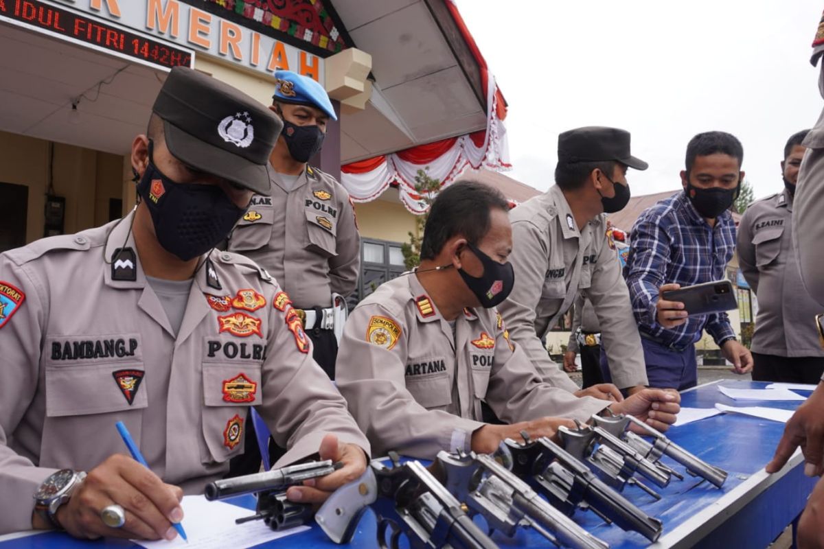 Polres Bener Meriah amankan delapan pucuk senjata personel