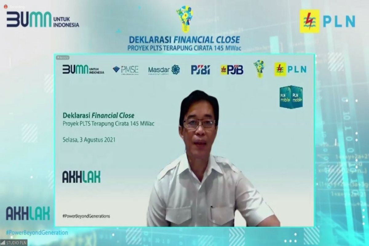 Raih pendanaan tiga bank internasional, PLN mulai konstruksi PLTS terapung terbesar di Asia Tenggara