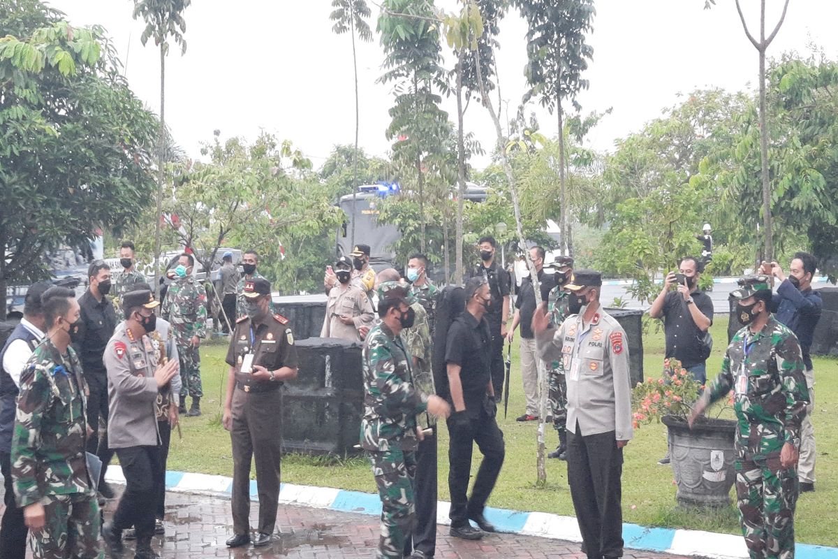 Panglima TNI dan Kapolri memberikan arahan penanganan COVID-19 di Kalsel