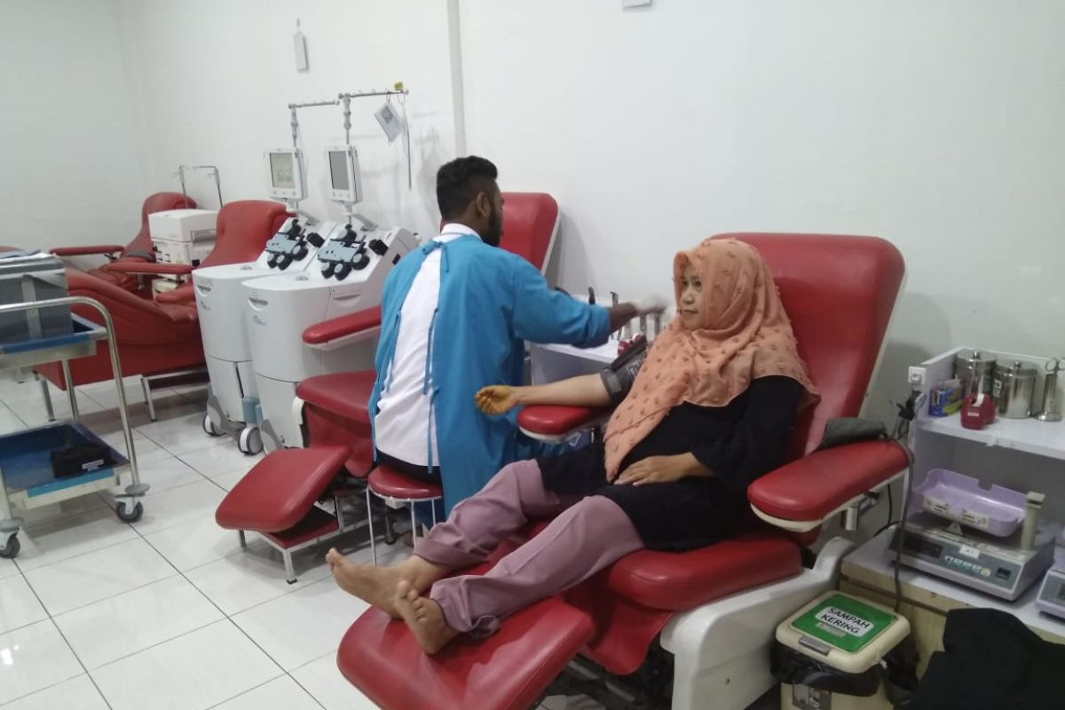 Permintaan darah plasma konvalasen di PMI Makassar meningkat