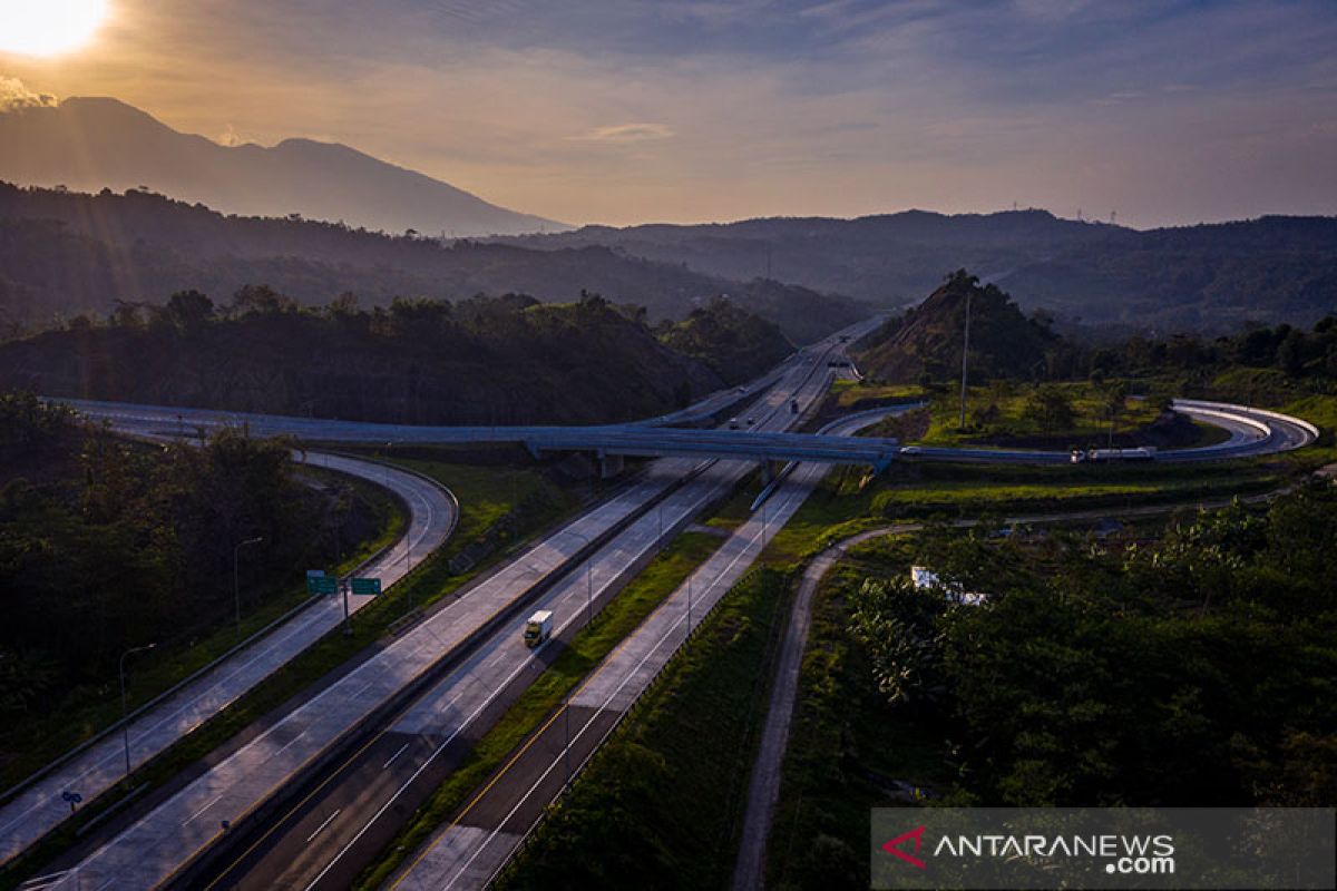 Presiden Jokowi perintahkan infrastruktur gunakan produk dalam negeri