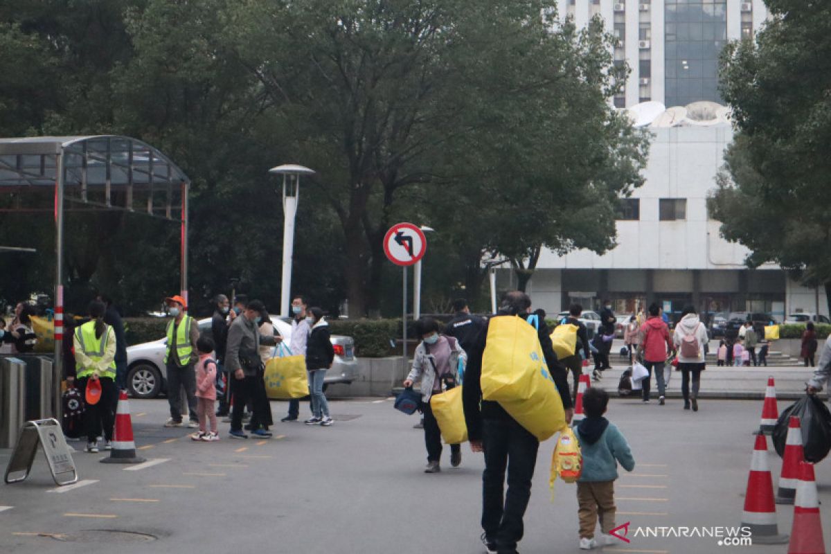 China gelar tes PCR massal di Wuhan, warga antisipasi lockdown