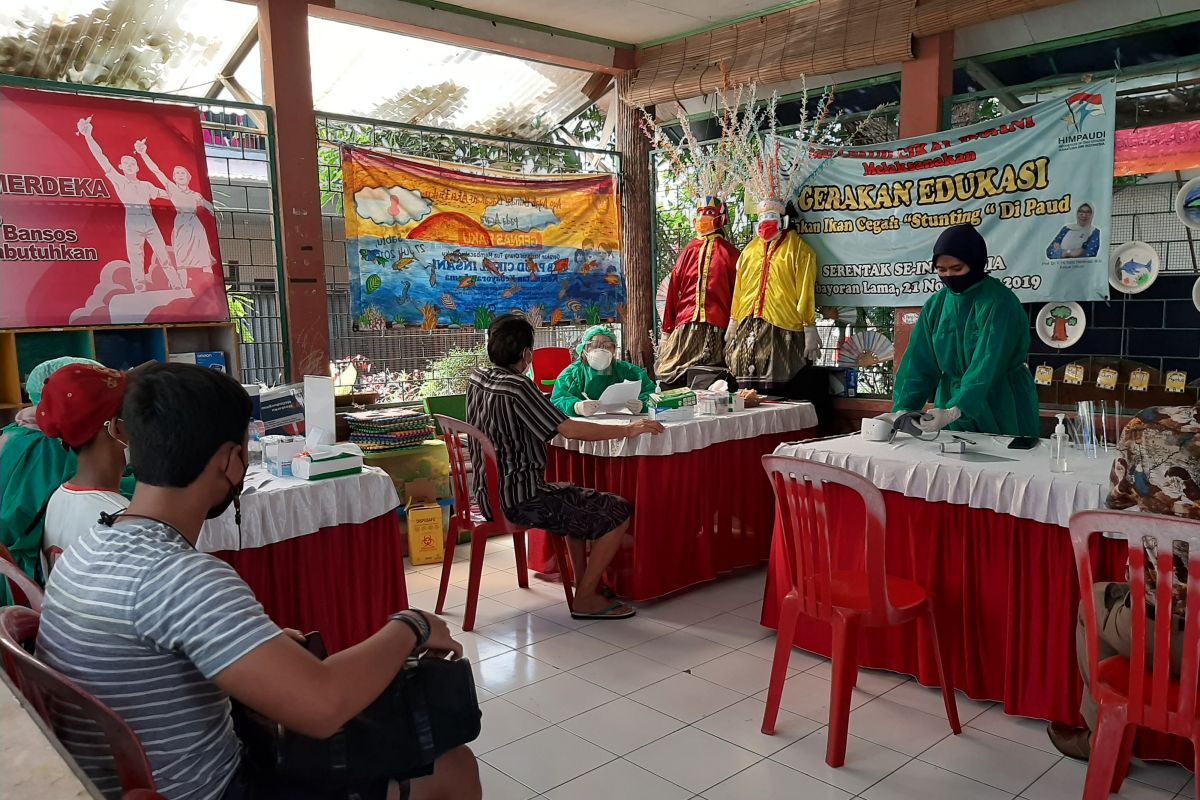 Kelurahan Grogol Utara sediakan sembako bagi warganya yang ikut vaksin