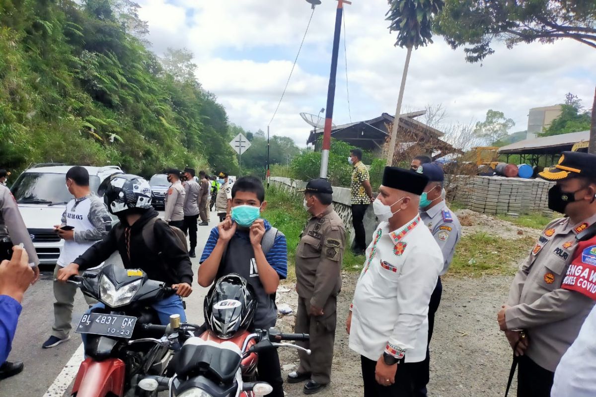 Bupati Shabela pantau penyekatan PPKM di Aceh Tengah