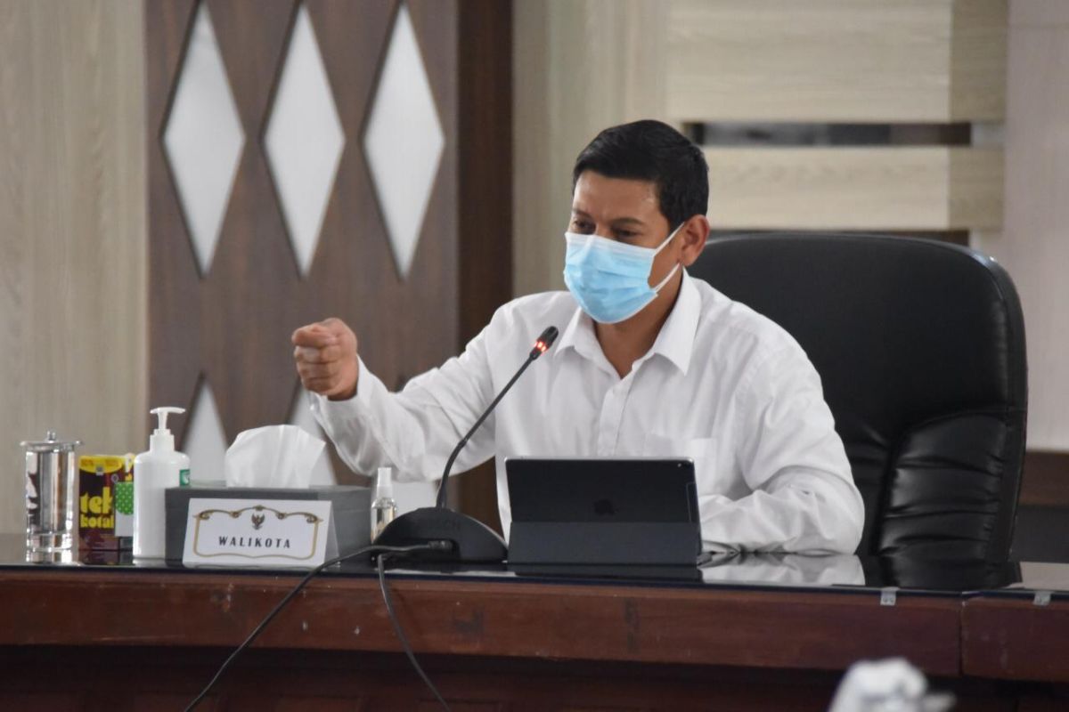 Wali Kota Kediri ajak kepala puskesmas cermati data tracing COVID-19