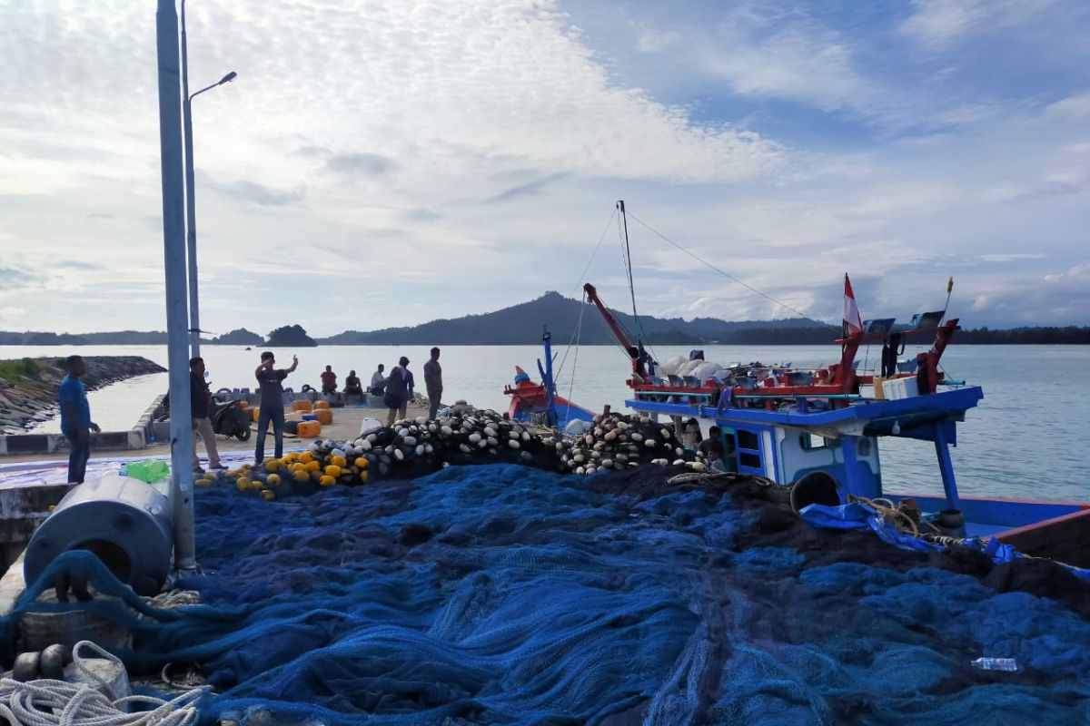 Nelayan Aceh Jaya keluhkan PPI dangkal dan sempit