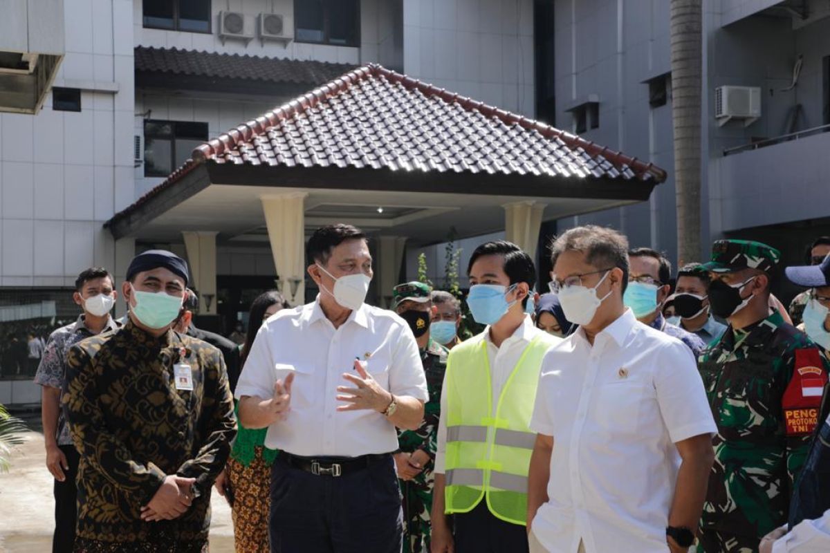 Luhut pastikan kesiapan fasilitas isolasi terpusat-vaksinasi Solo-D.I. Yogyakarta