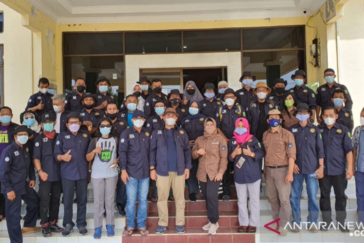 Sambut Hari Konservasi Alam, 45 anggota PWI Riau ekspedisi ke TNBT dan TNTN
